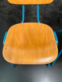 Vintage Stapelstühle Blau Metallgestell 4er-Set - Bild 12