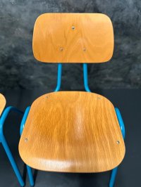 Vintage Stapelstühle Blau Metallgestell 4er-Set - Bild 14