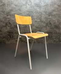 Vintage Stahlrohrstuhl Holzsitz – Blumenständer - Bild 1