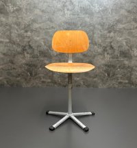 Vintage Werkstattstühle drehbar höhenverstellbar Industrial - Bild 2
