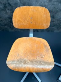 Vintage Werkstattstühle drehbar höhenverstellbar Industrial - Bild 11