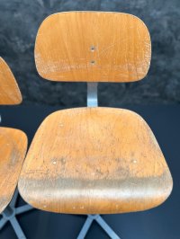 Vintage Werkstattstühle drehbar höhenverstellbar Industrial - Bild 12