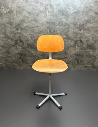 Vintage Werkstattstühle drehbar höhenverstellbar Industrial - Bild 13