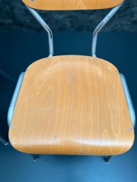 Vintage Stapelstühle 1970er Stahlrohr grau (ca. 45 cm SH) - Bild 9