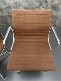 Herman Miller Eames Aluminum Chair (2 Stk.) - Bild 9