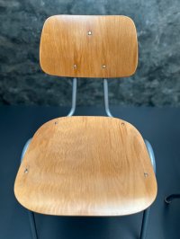 Vintage Stapelstühle Grau Metallgestell 46cm Sitzhöhe - Bild 14