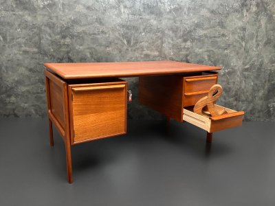 Arne Vodder Schreibtisch Teak Gasvig 130x75 cm