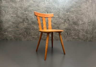 5 Vintage Holzstühle 1960er–1970er Jahre, Sitzhöhe 47 cm