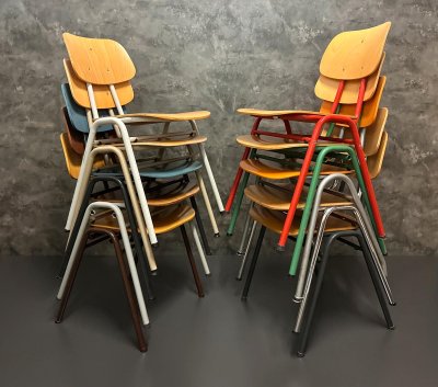 Vintage Stapelstühle Retro/Industrie, verschiedene Farben, Gastro